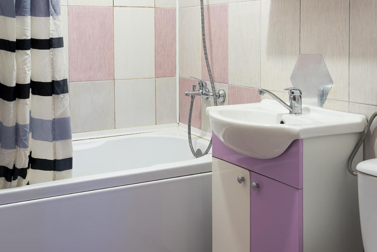 Center Walking Apartment And Room Bucureşti Eksteriør bilde
