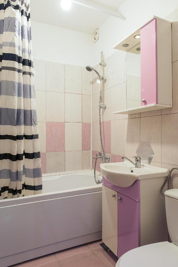 Center Walking Apartment And Room Bucureşti Eksteriør bilde