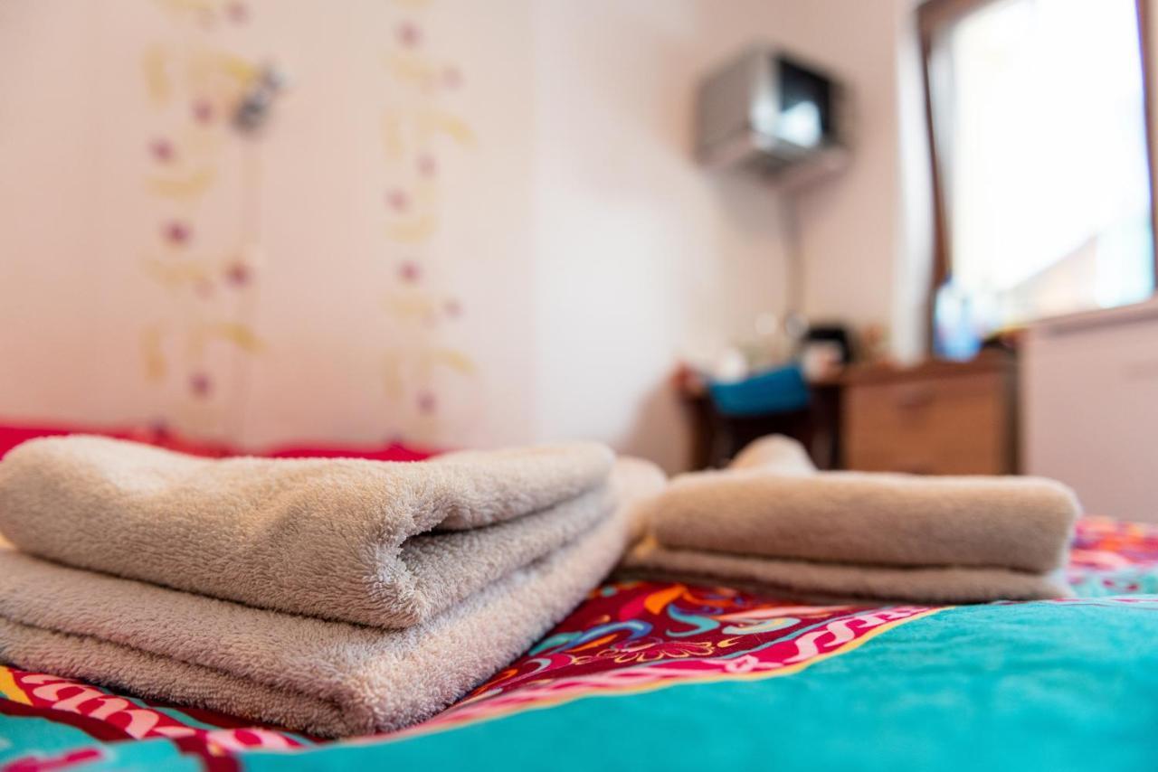Center Walking Apartment And Room Bucureşti Eksteriør bilde