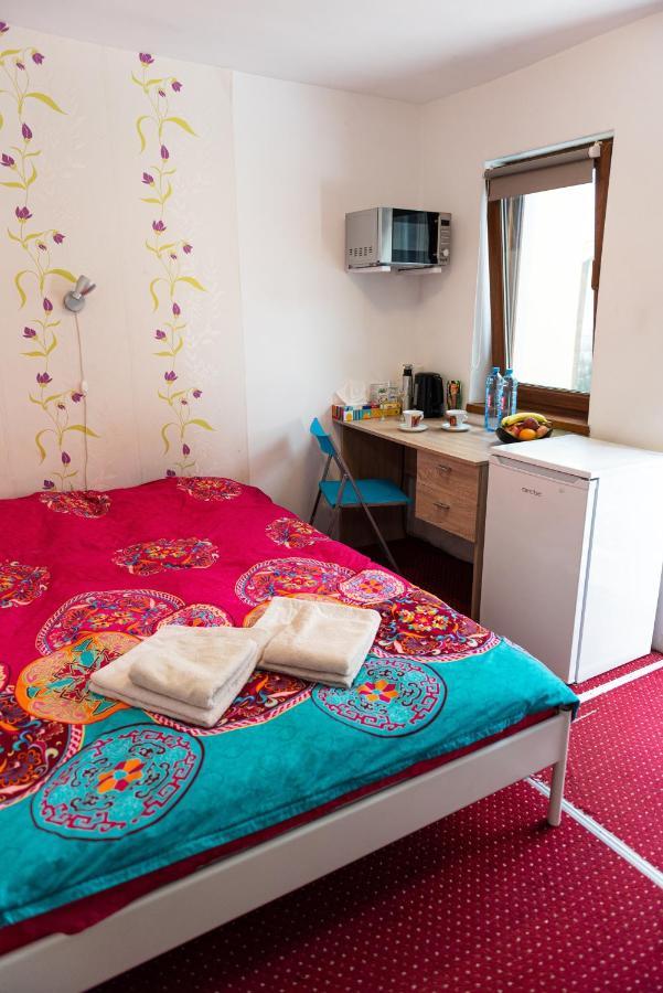 Center Walking Apartment And Room Bucureşti Eksteriør bilde